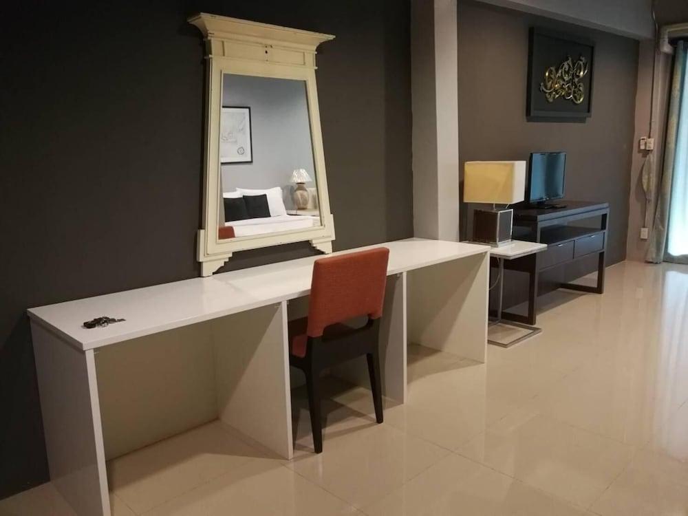 Loft 21 Apartment Romklao