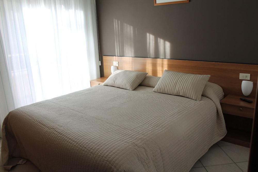 Residence Royal House