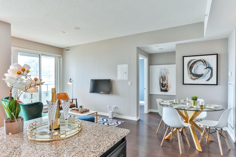 Liberty Village Condo w Parking
