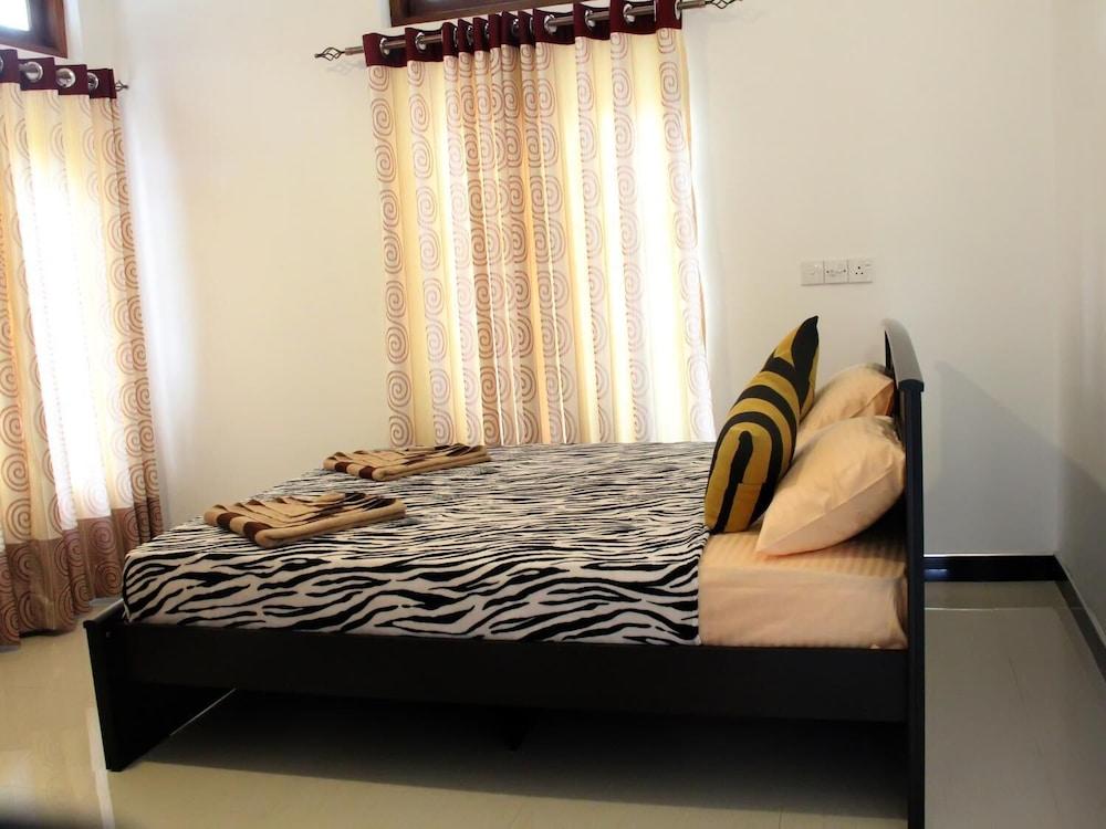 Lizzie Villa Guest House