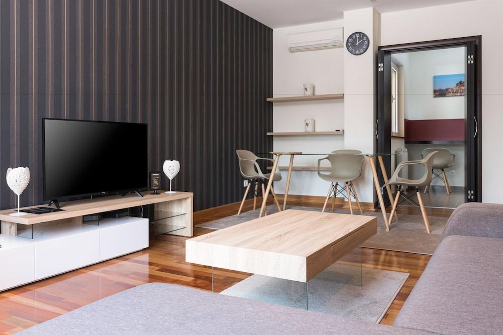 Feel Belgrade Aparthotel