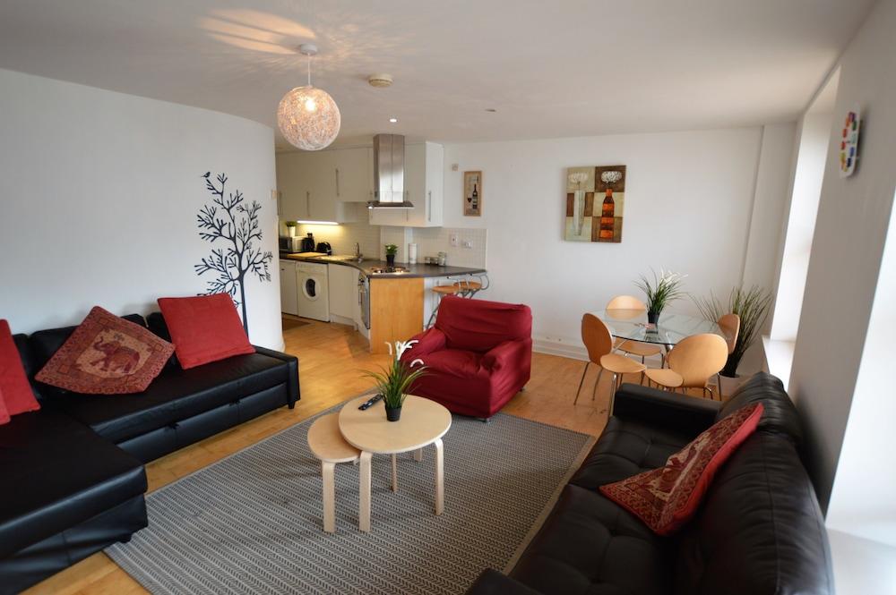 MetroStays - Stephen's Green 7-2