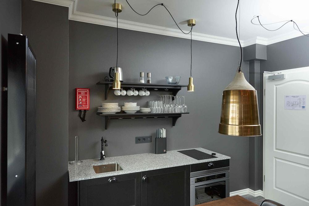 105 - A Townhouse Hotel