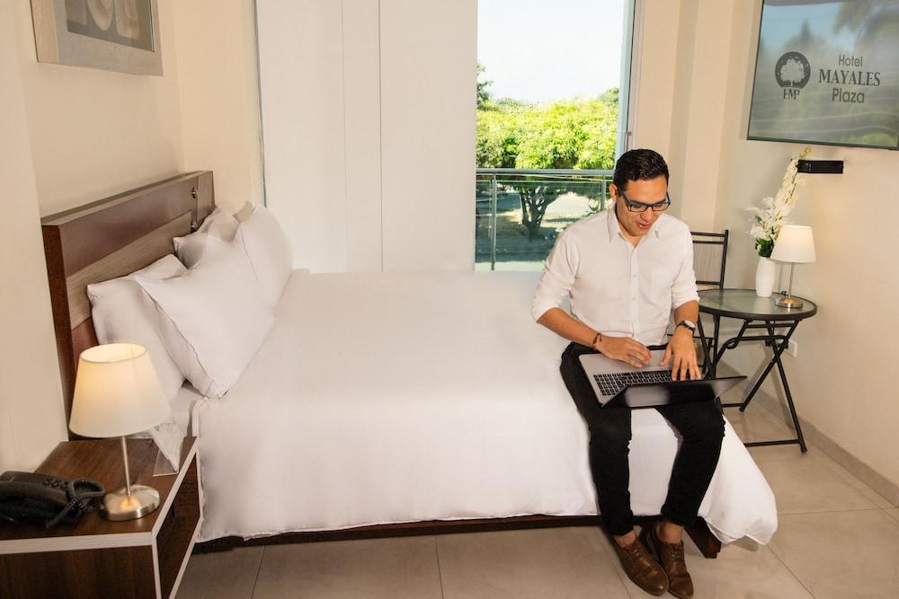 Hotel Mayales Plaza