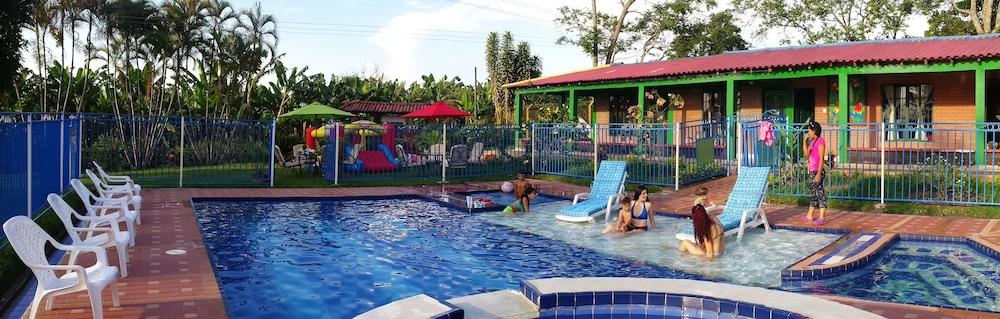 Hostal Campestre El Tesorito