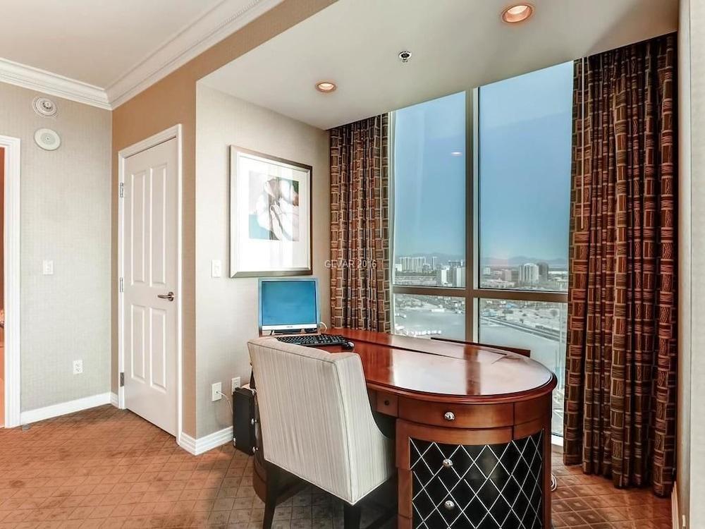 Fallon Luxury Rentals at The Signature