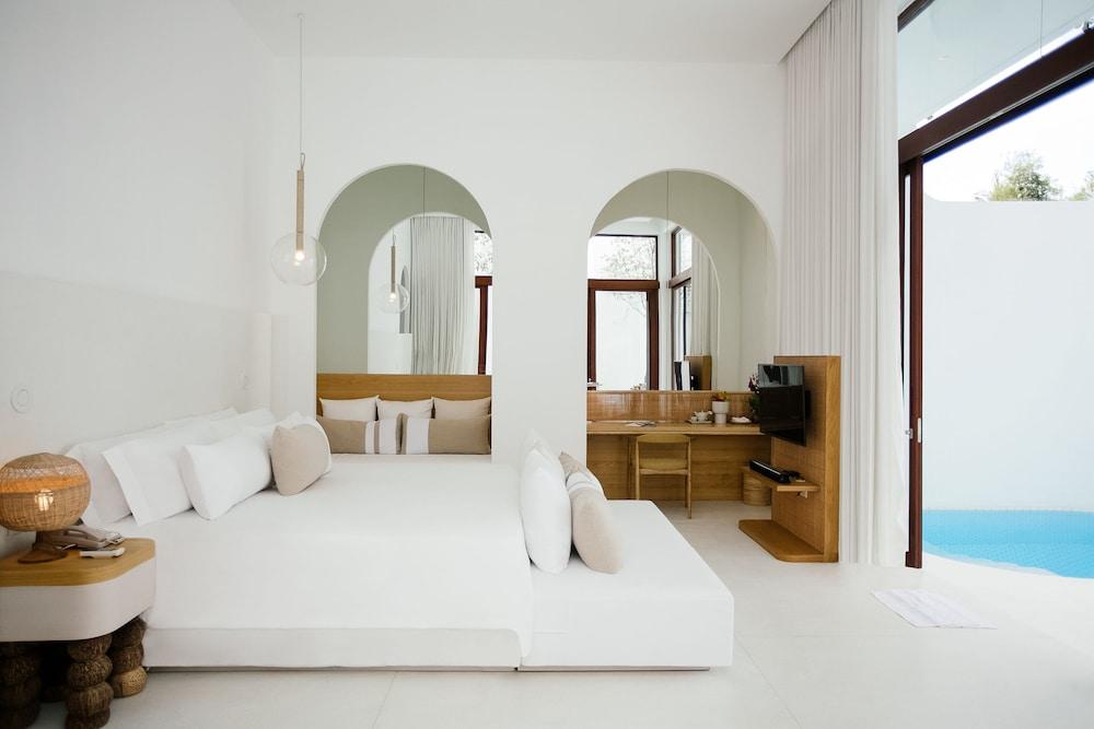 SALA Samui Chaweng Beach Resort