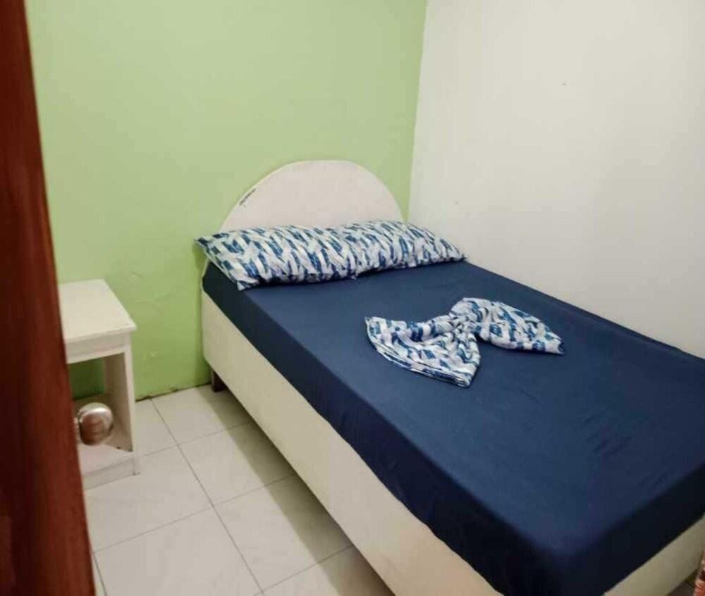 OYO 1048 Jomckayl Apartelle