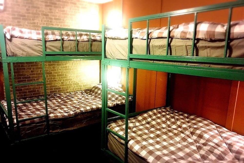 Sleep Ping Bed & River Bar - Hostel
