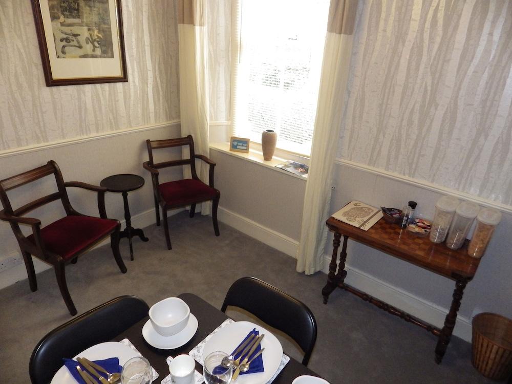 Ryvington Apartments