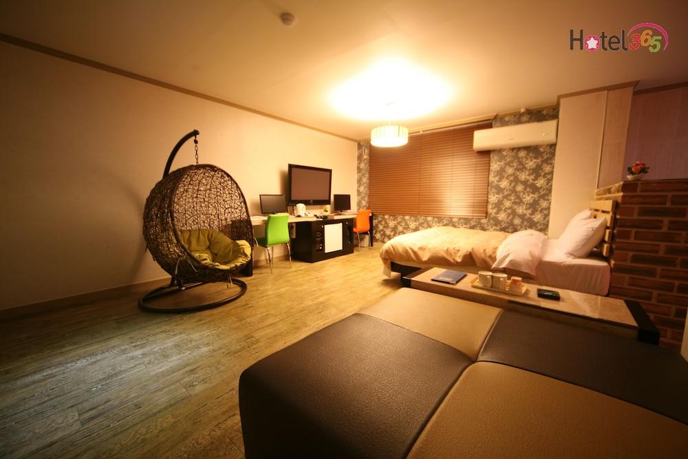 Chuncheon Myeongdong Hotel