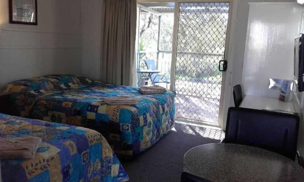 Donald Riverside Motel