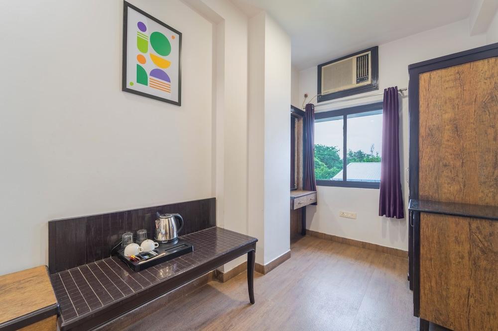 Treebo Shivam Inn Near Singapore Mall