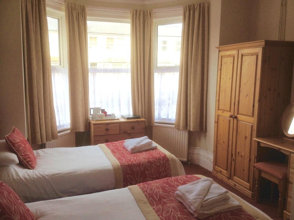 By The Sea Bed and Breakfast