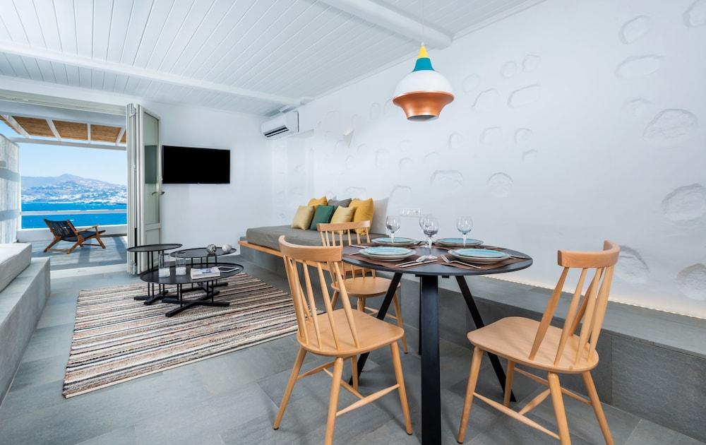 Dreambox Mykonos Suites and Mini Villas