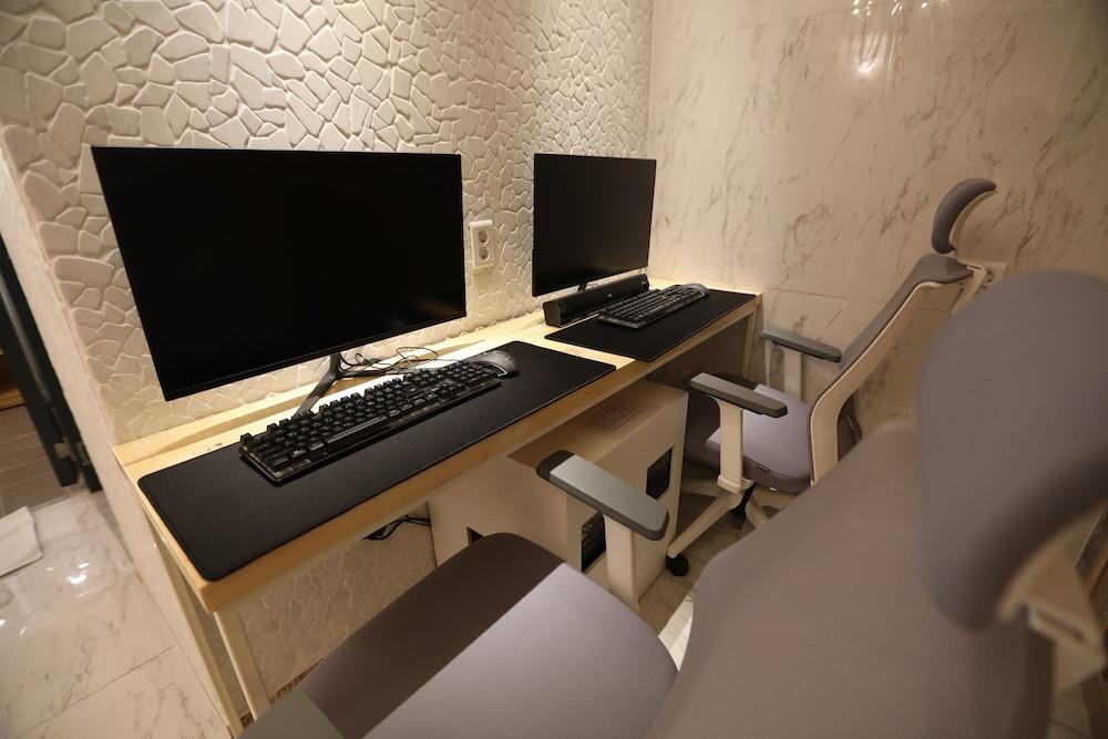 February Hotel Sungseo