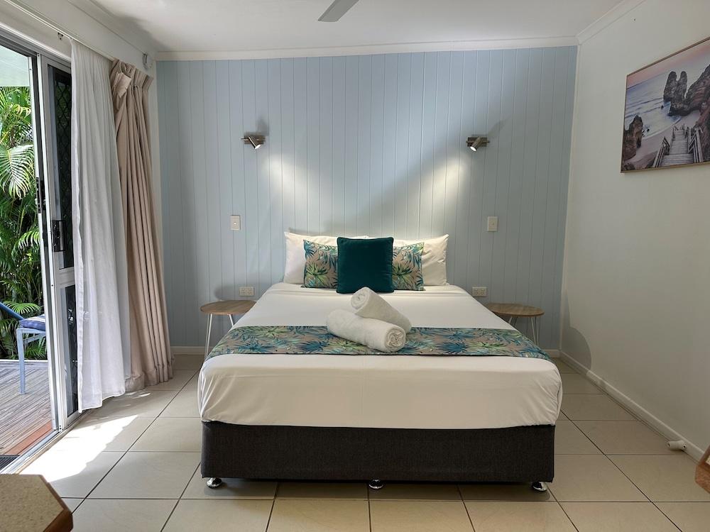 Cardwell Beachfront Motel