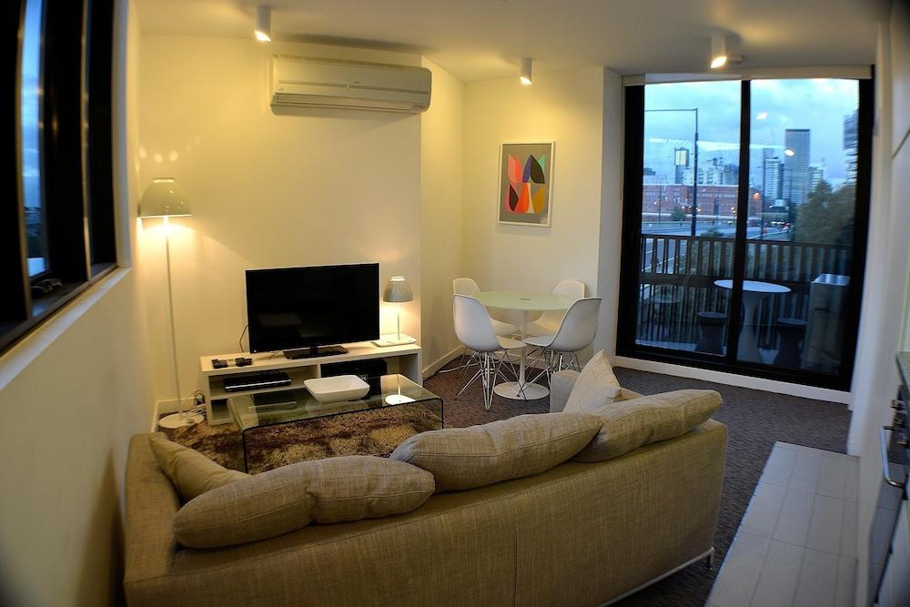 Royal Stays Apartments Docklands