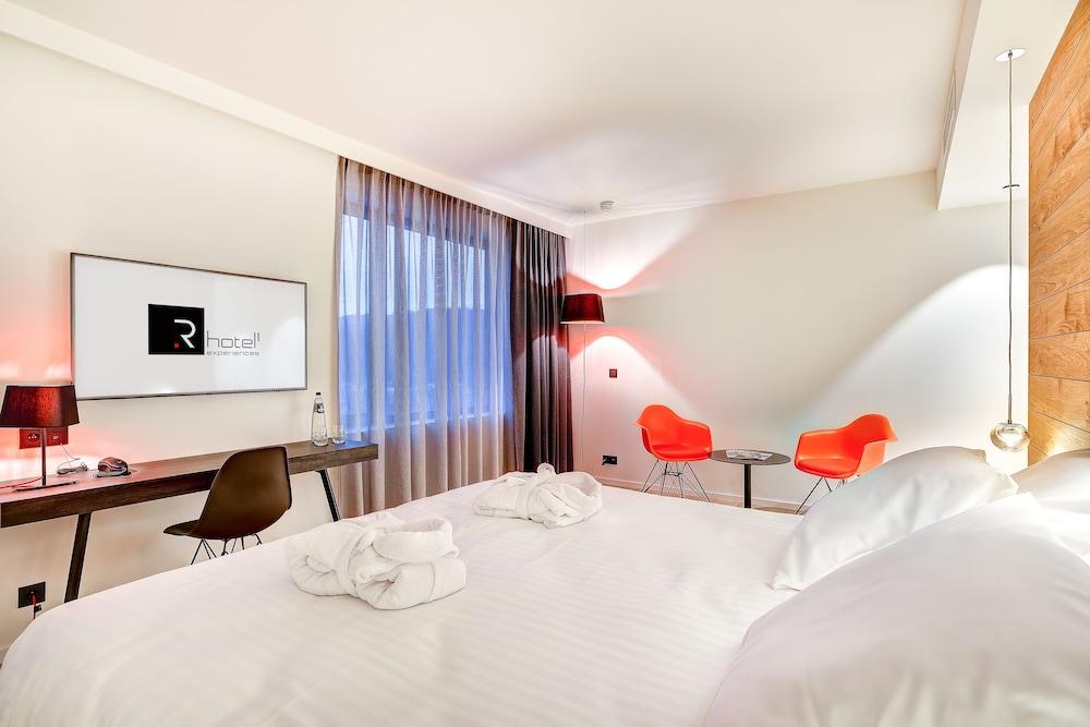 R hotel experiences