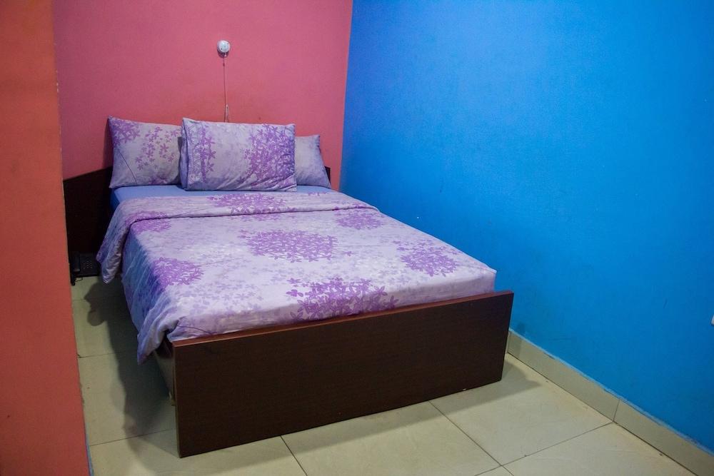 November 5 Hotel Lagos