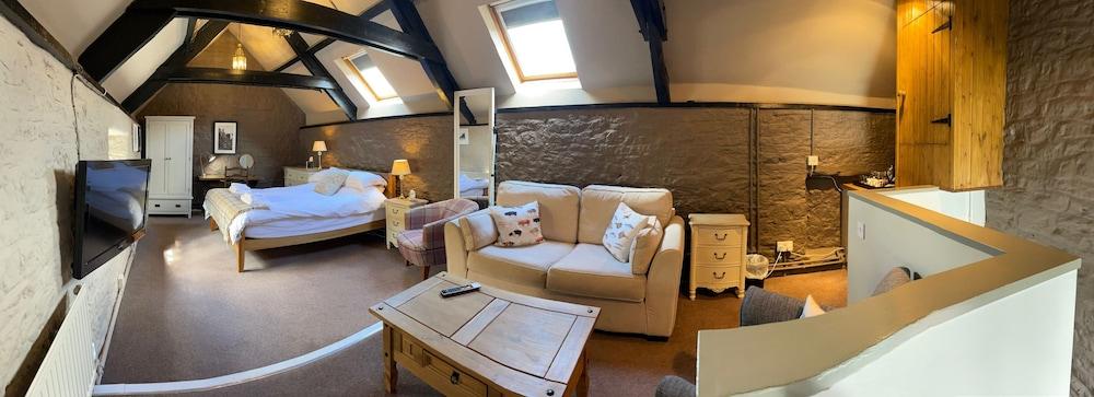 The Plume of Feathers