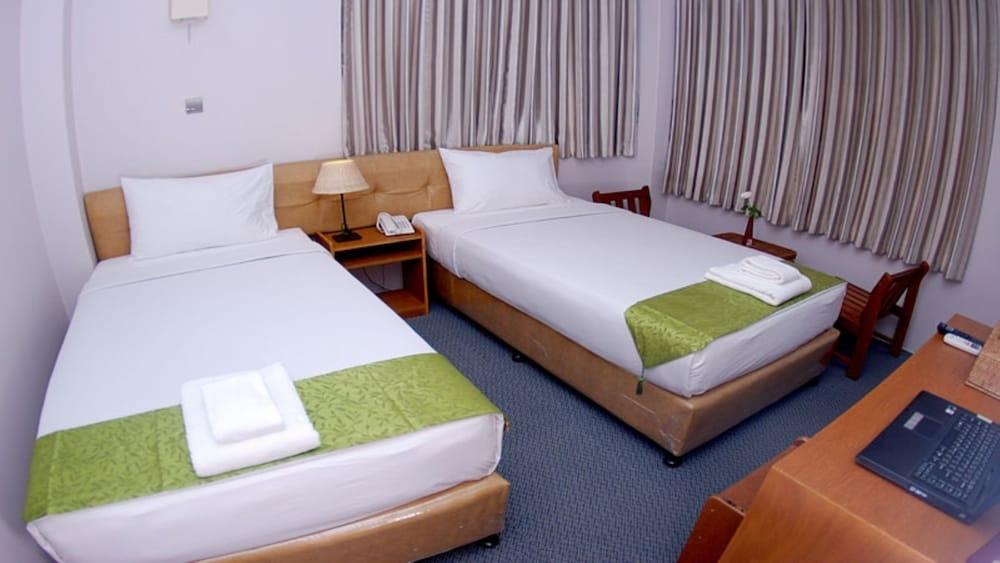 Holiday Hotel Yangon