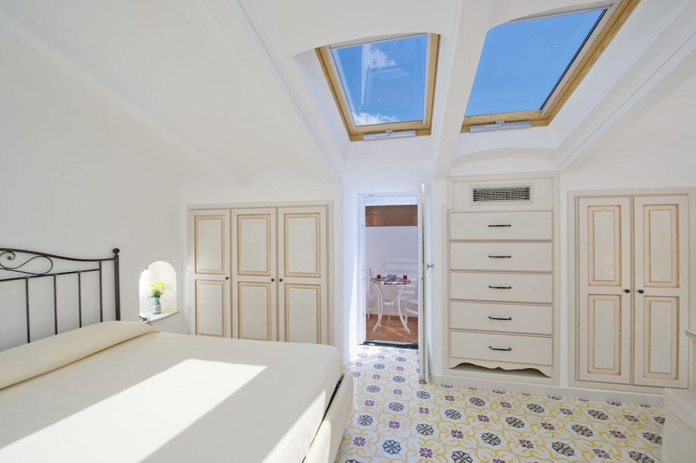 Albadamare Boutique Hotel