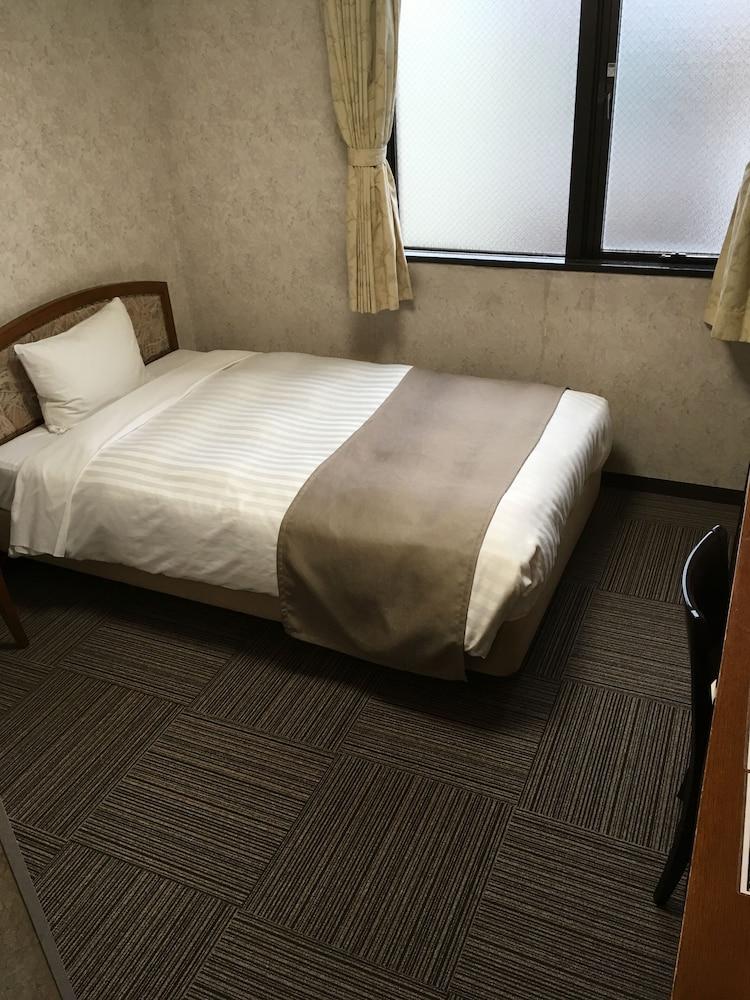 URBAN HOTEL TOKYO SHINMATSUDO