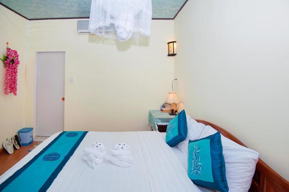 Bougain Villeas Homestay