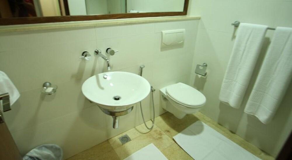 Sea View Luxury Monarch Apartment