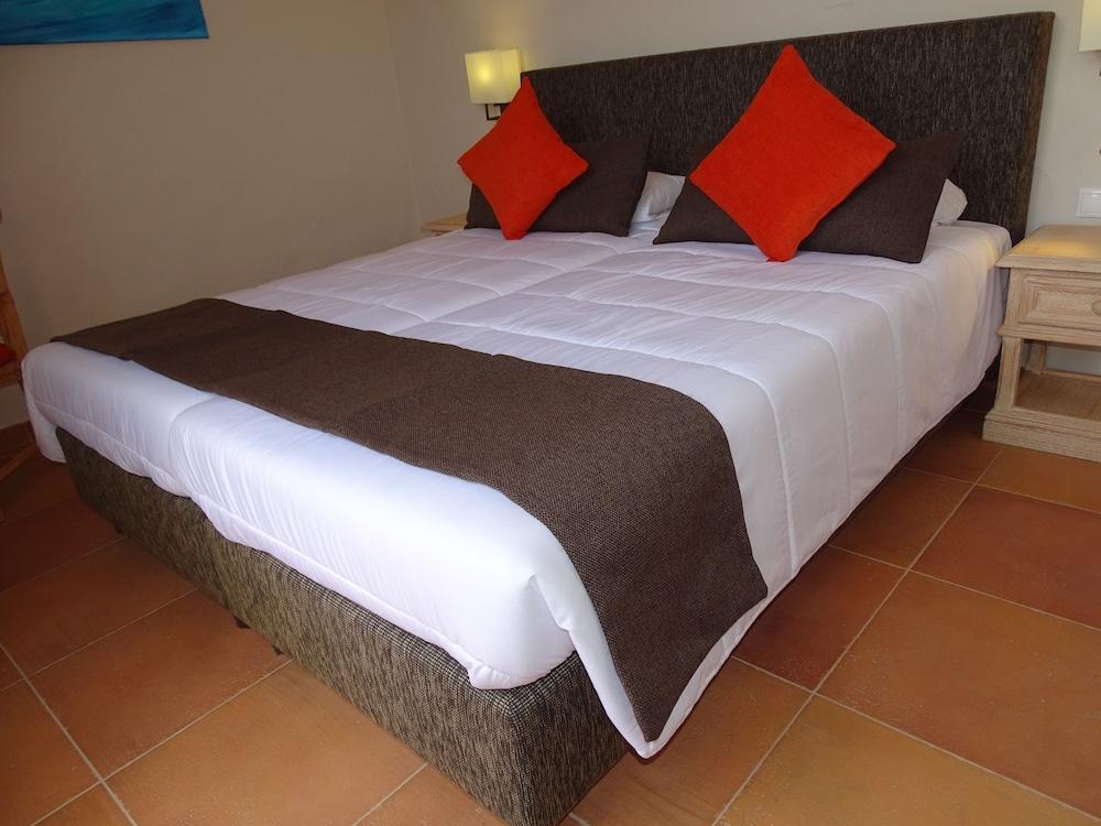 La Pared powered by Playitas