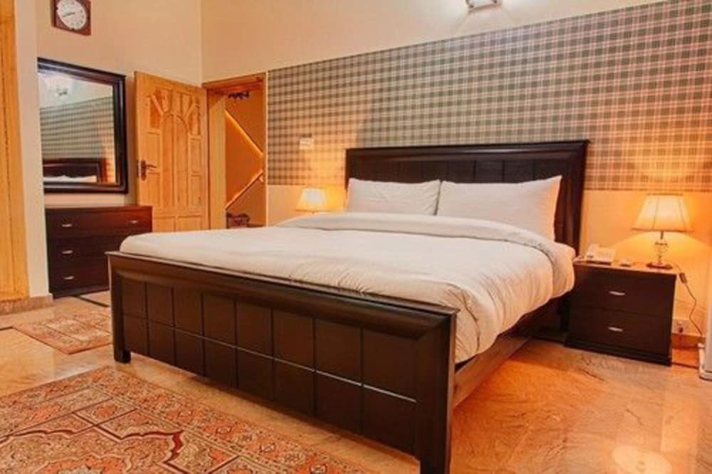 Harvey's Guest House