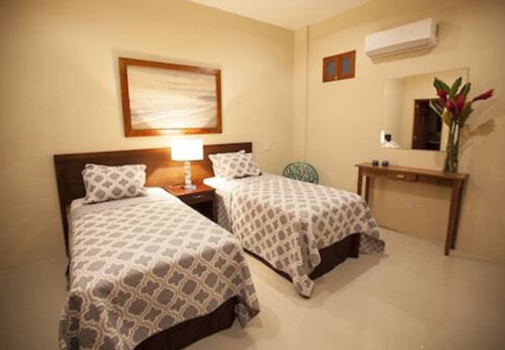 Plaza Marbella Granada Condiminiums