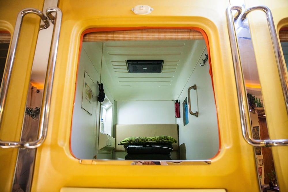 Urban job papas capsule hostel