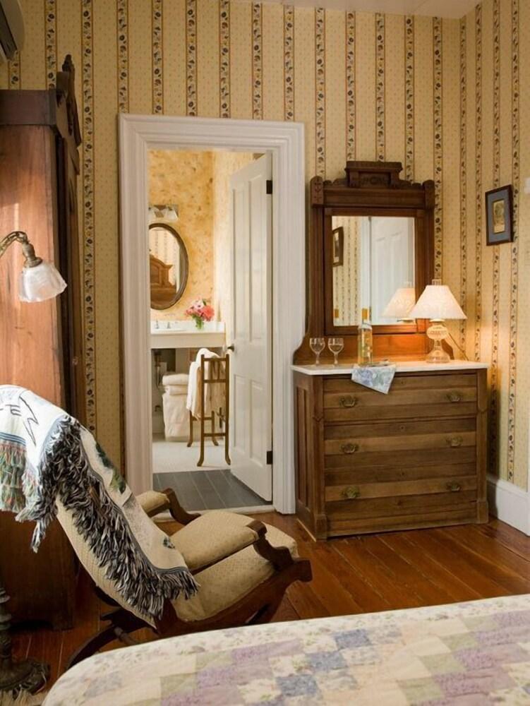 The Queen Victoria B&B