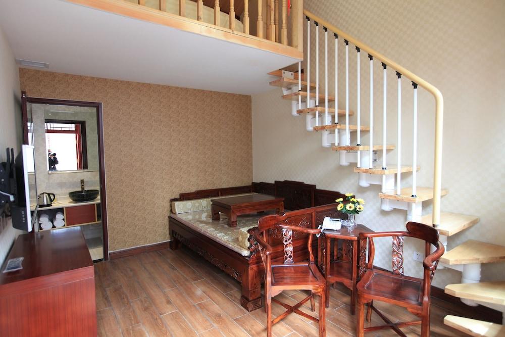 Zhantan Courtyard Hotel