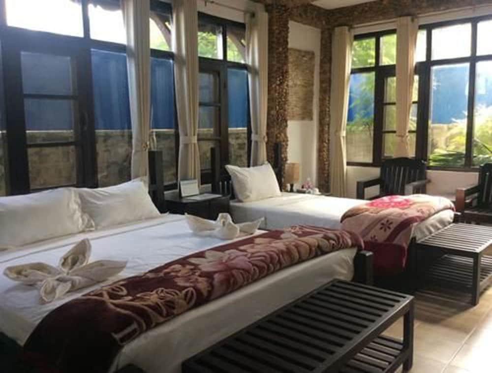 Aquarius Inn Inle Lake