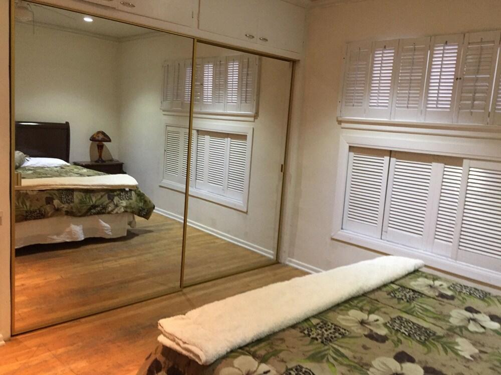 Lovely 2 Bedroom Home with Pool