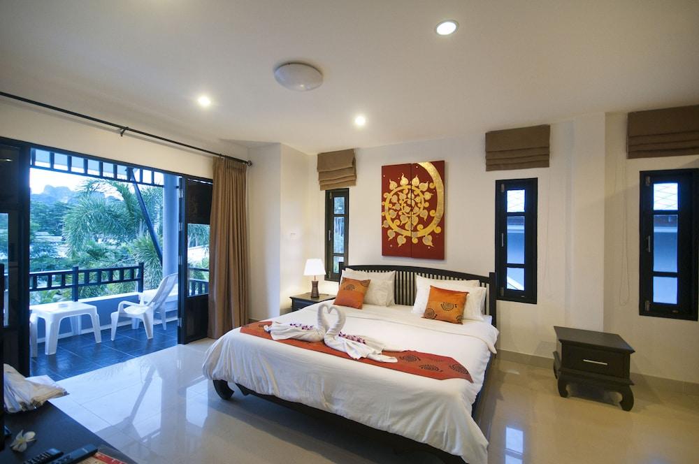 Baan Santhiya Private Pool Villas