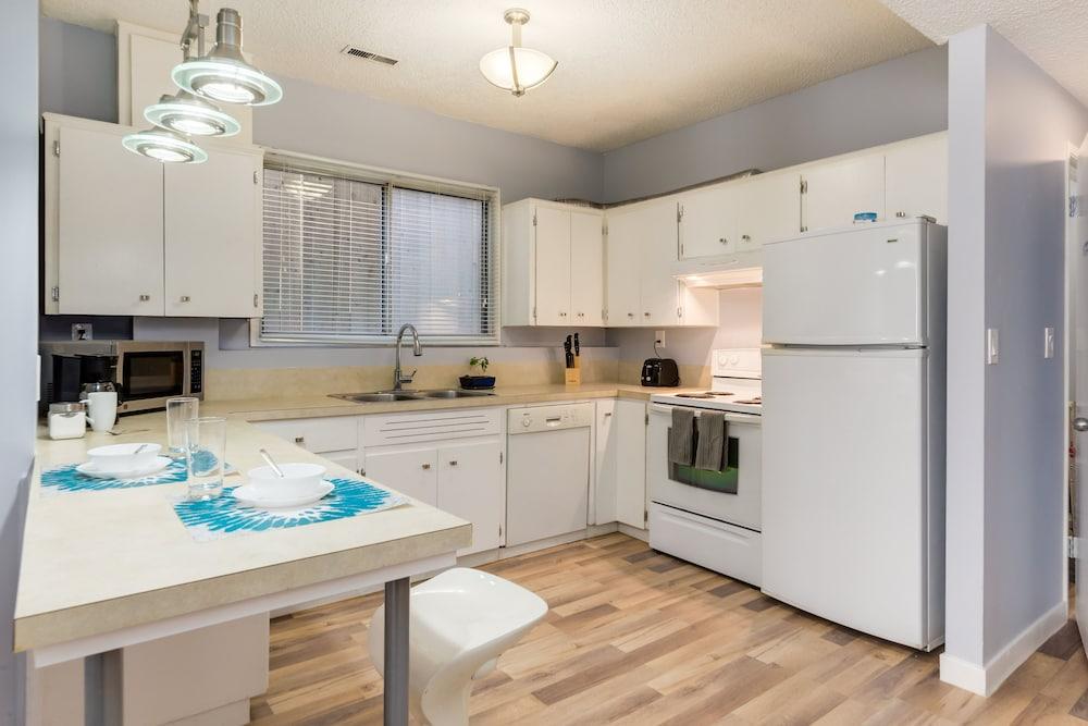 4 Bedroom Suite in Calgary