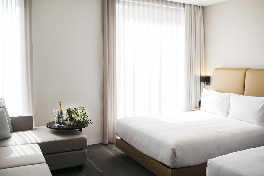 Hyatt Place Melbourne, Essendon Fields