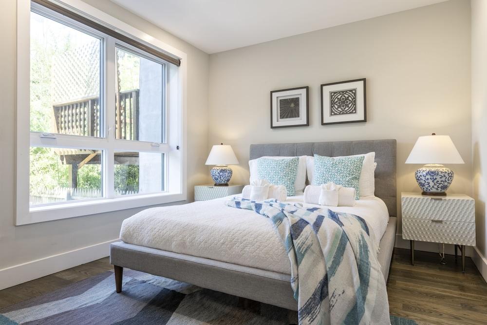 Deedee's Lofts at Grove II