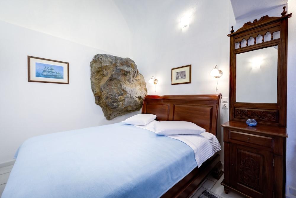 Chelidonia Traditional Villas