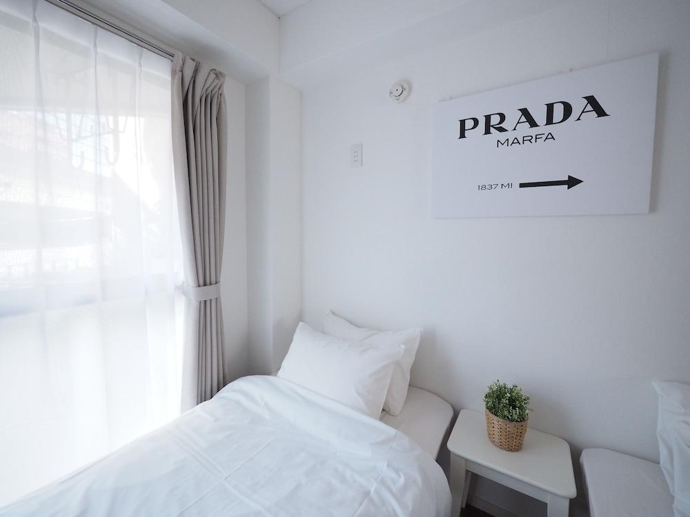 Living CUBE Tabata Station