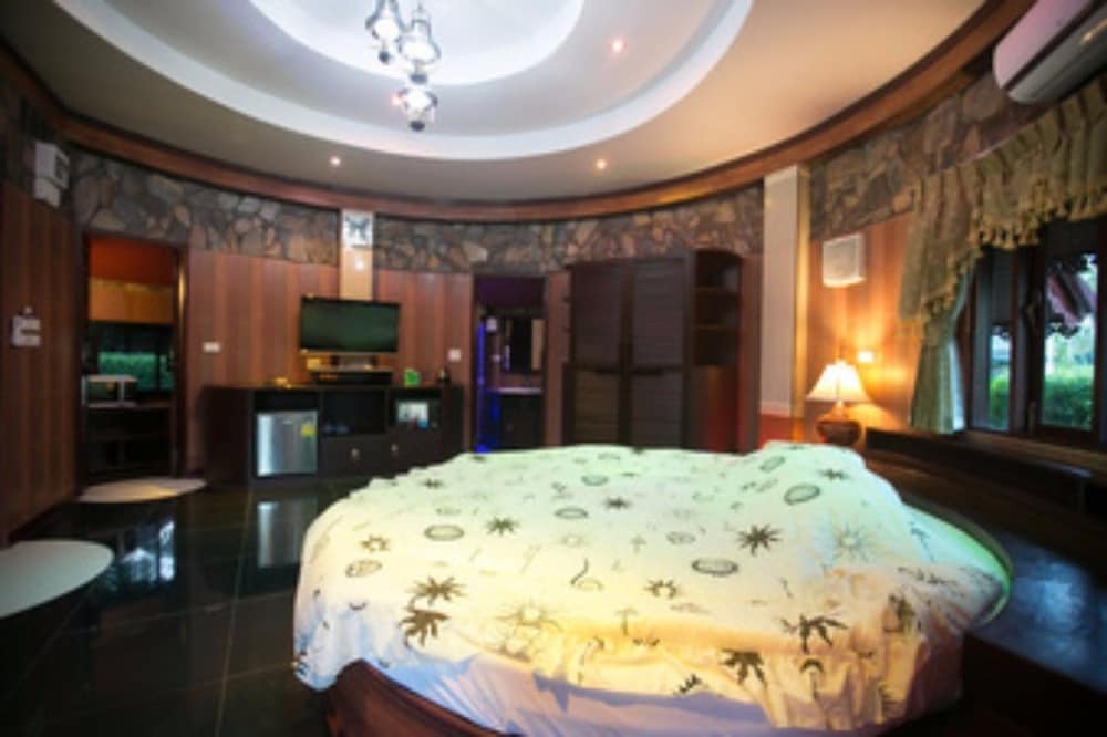 Two Tiger Resort & Spa