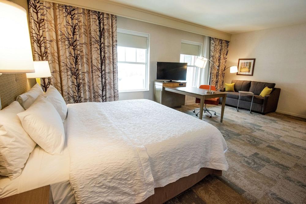 Hampton Inn and Suites Manchester
