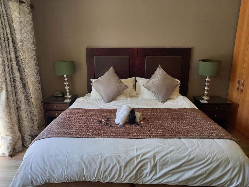 Mandalay Beach B & B