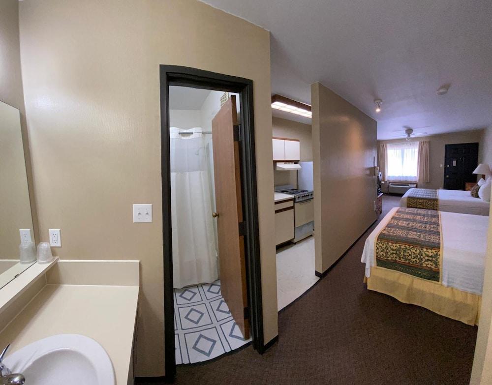 Thunderbird Lodge, Norman, OK