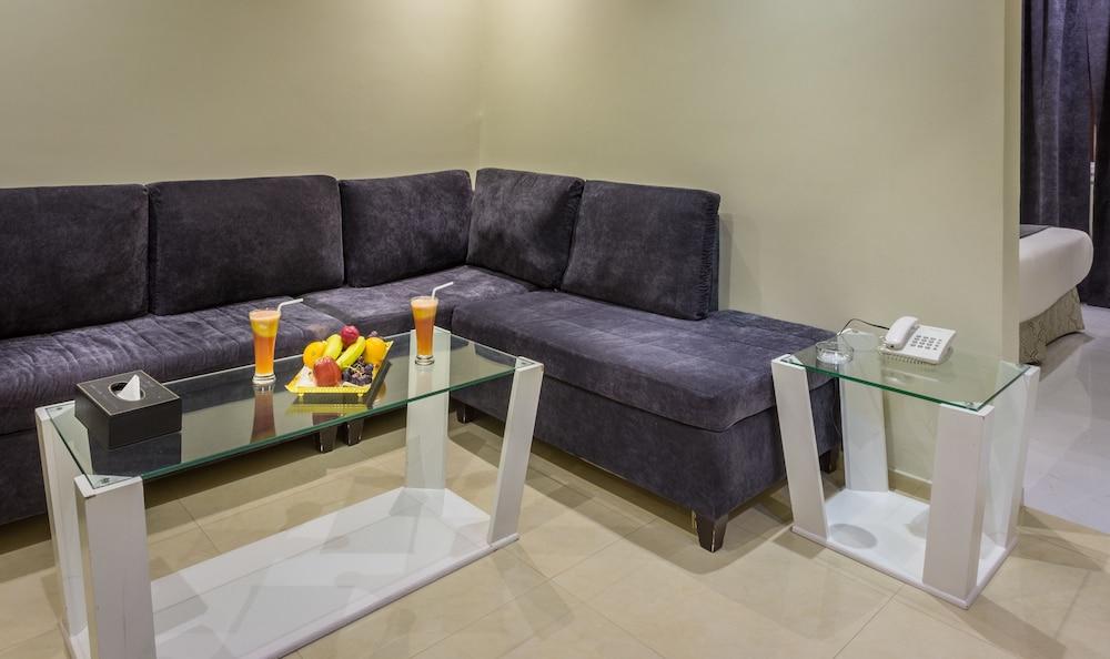 Al MuhaidbResidence Al Takhasossi 1