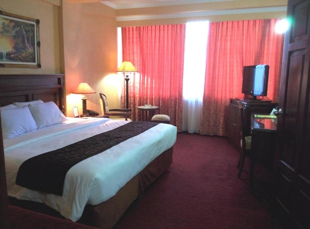 Hotel Merdeka Madiun